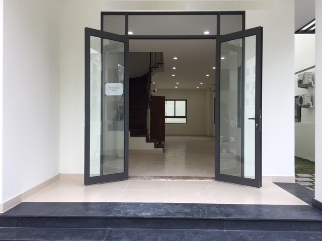 Cửa nhôm Xingfa 2 cánh mở quay