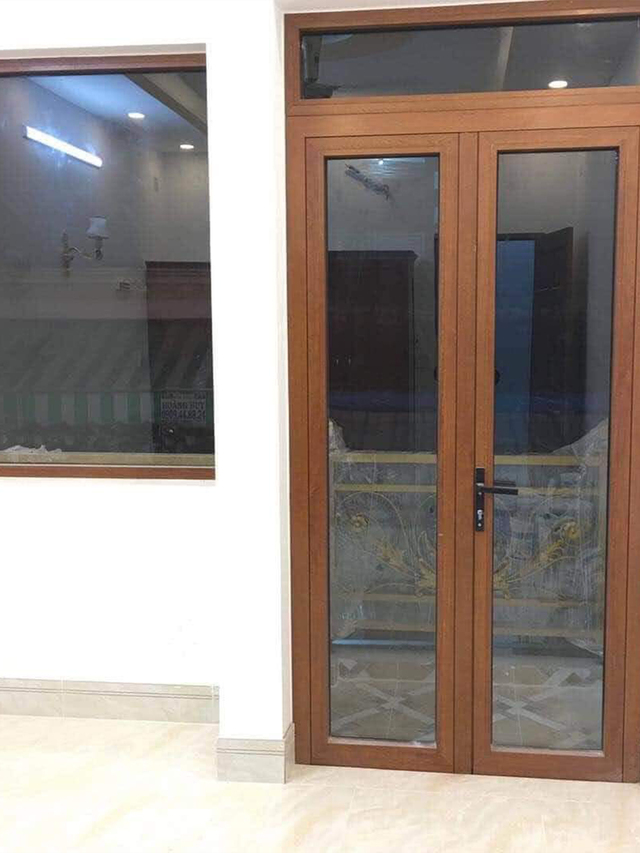 Cửa nhôm Xingfa 2 cánh màu vân gỗ cao cấp