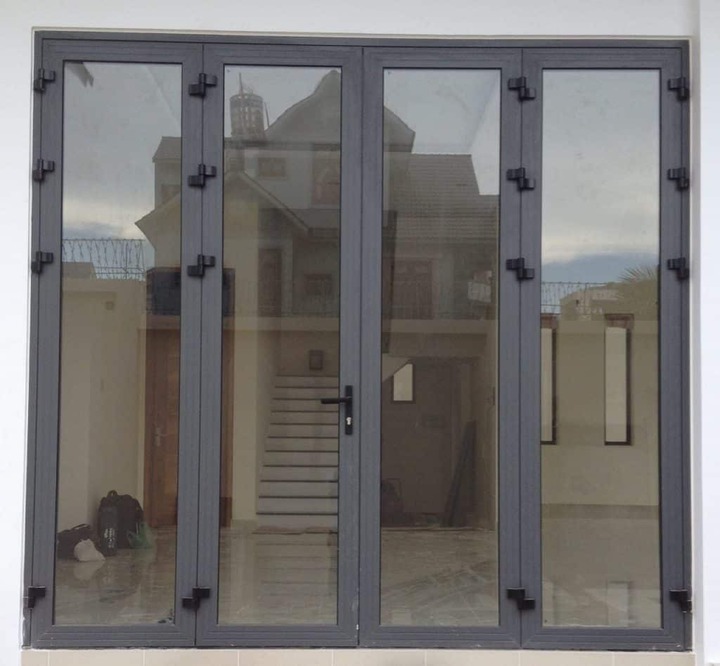 cua-di-mo-quay-4-canh-nhom-xingfa