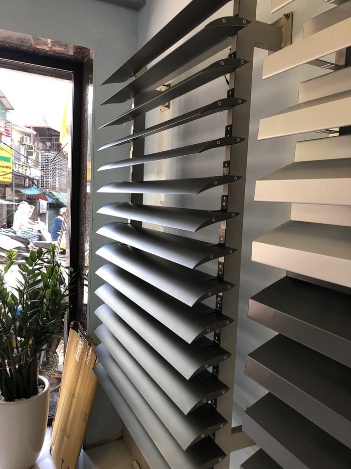 cua-chop-nhom-Xingfa-02