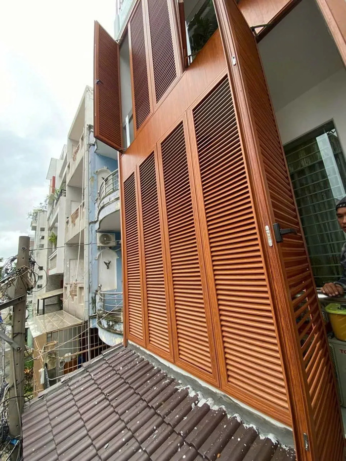 cua-chop-nhom-Xingfa-09