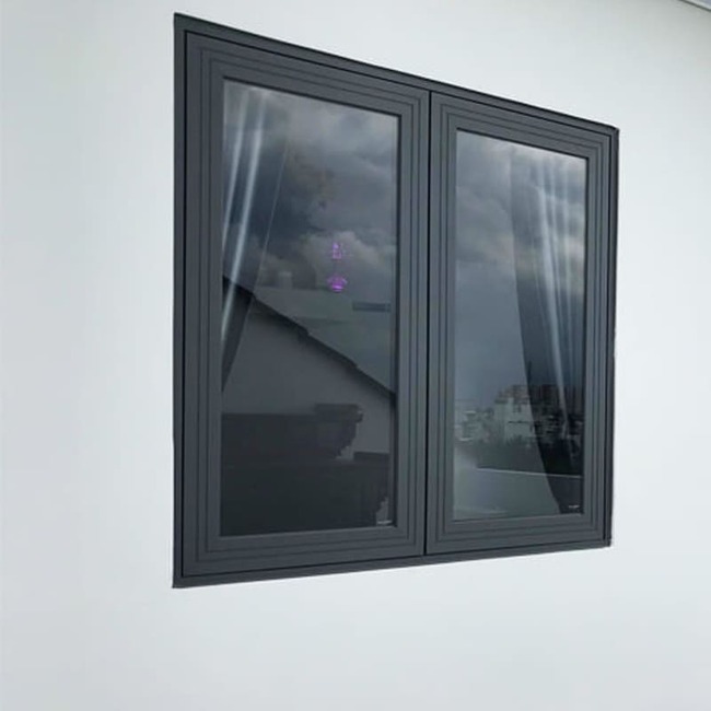 Cửa sổ nhôm Xingfa màu xám ghi
