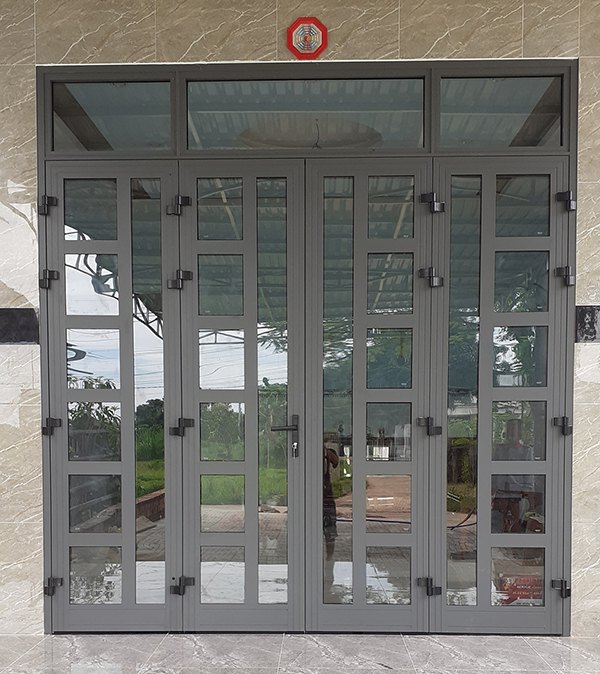 Cửa nhôm Xingfa màu xám ghi là gam màu trung tính, dễ phối màu