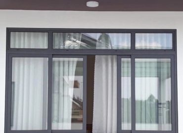 Cửa nhôm xingfa màu xám ghi sang – xịn cho kiến trúc hiện đại
