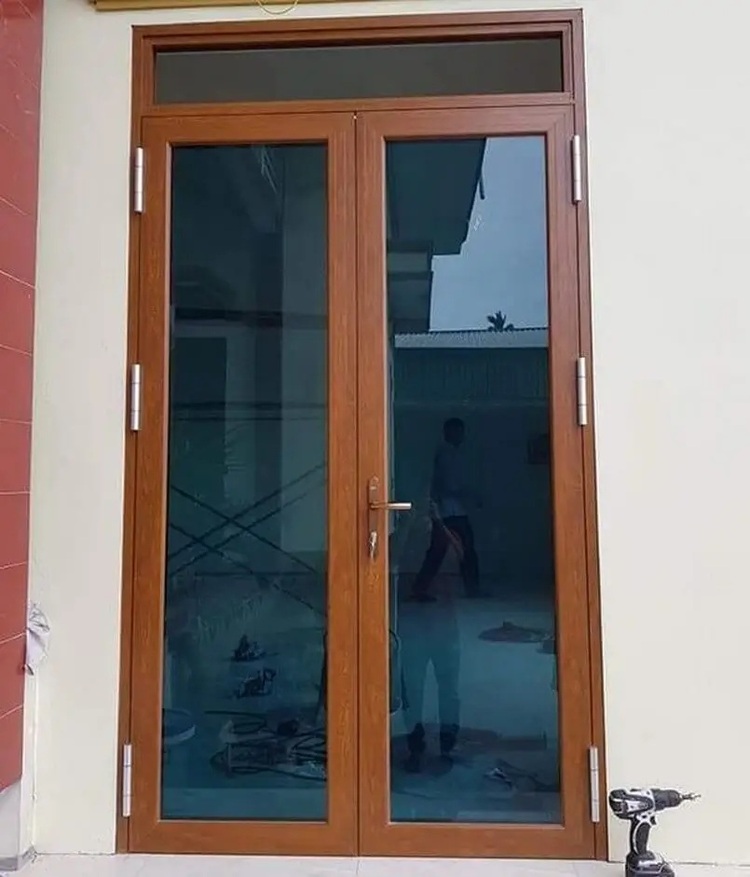 Cửa nhôm Xingfa giả gỗ 2 cánh