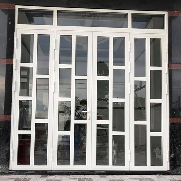 Mẫu cửa nhôm kính xingfa màu trắng sứ đẹp