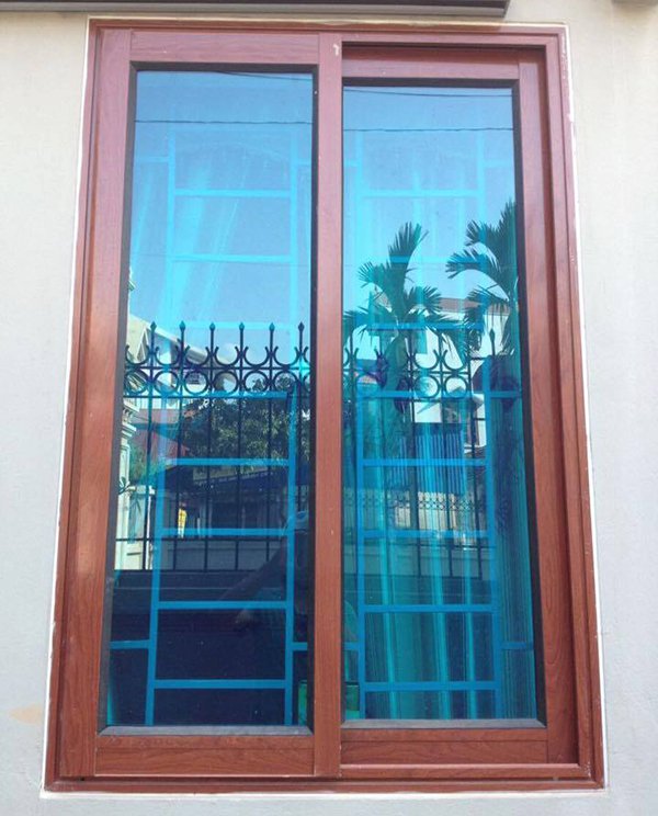 Cửa nhôm Xingfa vân gỗ dễ dàng vệ sinh