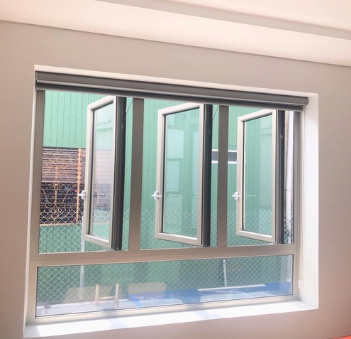 Cửa sổ mở quay 3 cánh Xingfa