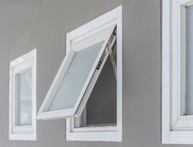 Cửa sổ nhôm xingfa phòng ngủ mở hất