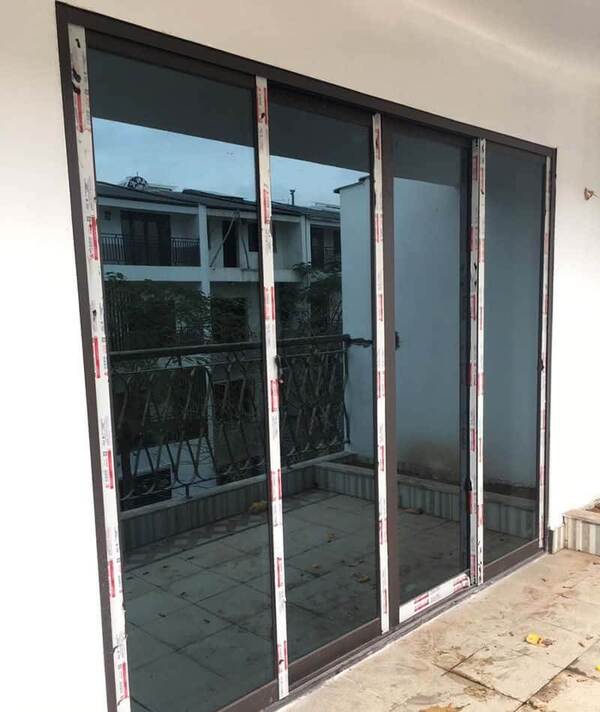 Cửa lùa 4 cánh mở giữa