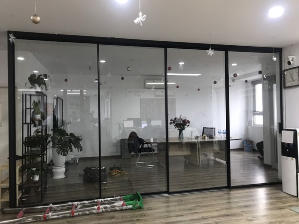 Cửa lùa không ray dưới 4 cánh