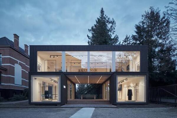 Vách mặt tiền showroom, cửa hàng