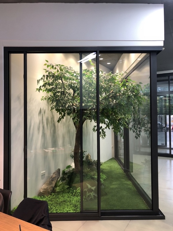 Cửa lùa 2 cánh Xingfa đen.