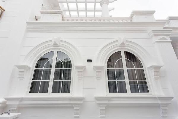 Cửa sổ Xingfa uốn vòm